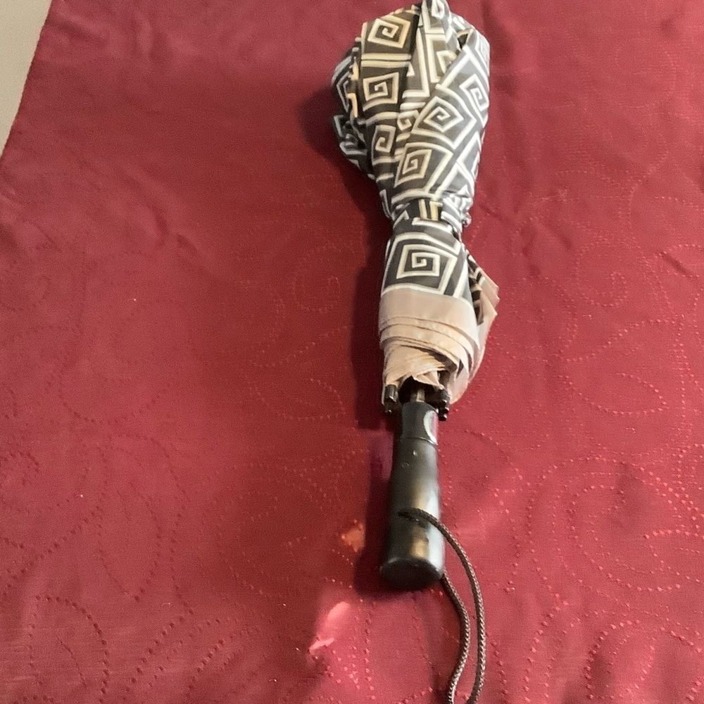 Elegant Black and White Swirl Umbrella